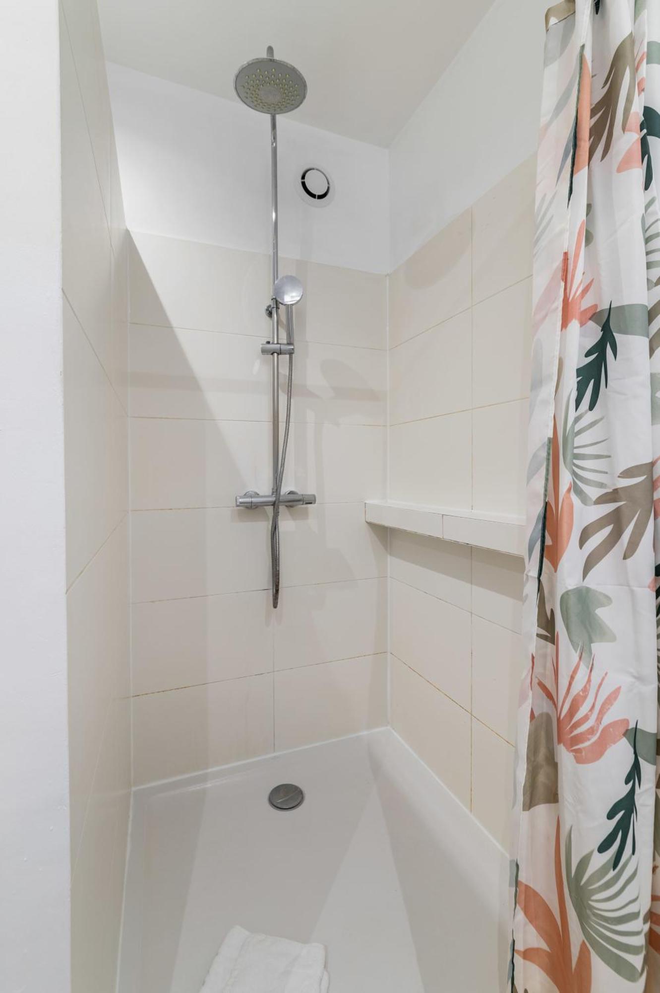 Appartement Familial Proche Des Commerces - 8P - Flat-Guest Paris Exteriör bild